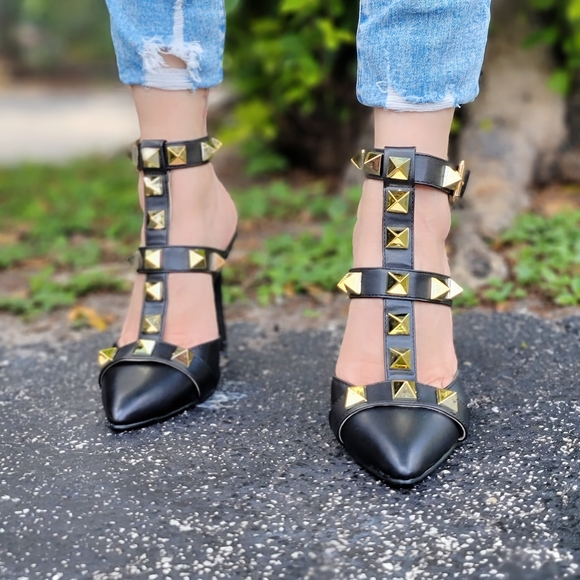 Women's Black Rockstud Ankle Strap Pump - Picture 3 of 5